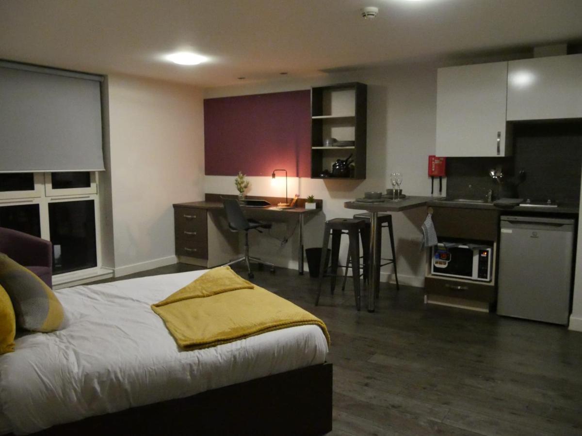 Corner House In Sheffield Apartment Bagian luar foto