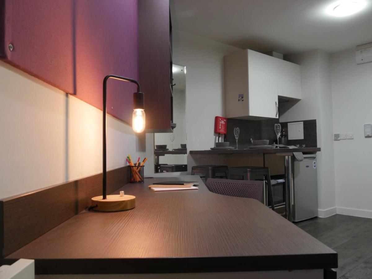 Corner House In Sheffield Apartment Bagian luar foto